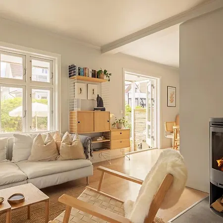 Two Bedroom With Two Bathrooms And Private Terrace And Garden Stavanger