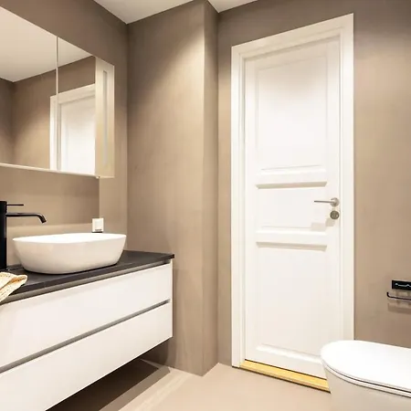 Two Bedroom With Two Bathrooms And Private Terrace And Garden * Stavanger